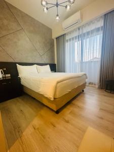 Phòng Giường Đôi Có Ban Công (Double Room with Balcony)