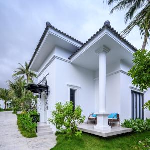 Suite Phục Hưng (Renaissance Suite)