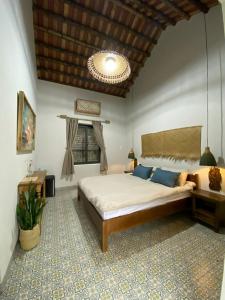 Phòng Có Giường Cỡ King Nhìn Ra Hồ Bơi (King Room with Pool View)