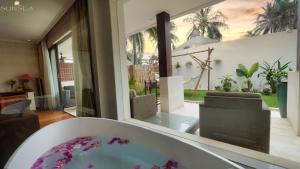 Phòng Executive Nhìn ra Khu vườn (Garden View Executive Room)