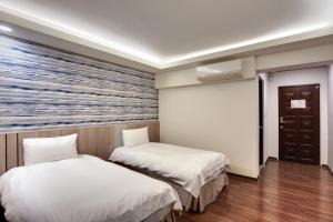 Standard Twin Room - No Parking