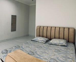 Ngôi Nhà 5 Phòng Ngủ (Five-Bedroom House)