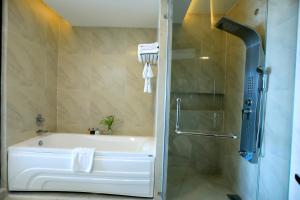 Suite Signature Hướng Biển (Signature Ocean View Suite)