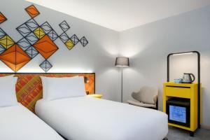Superior Twin Room with Atrium View room in ibis Styles Bangkok Silom