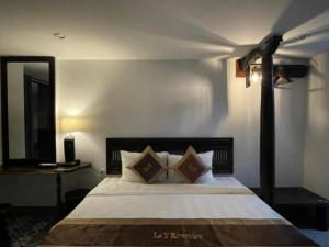 Phòng giường đôi lớn (Large Double Room)