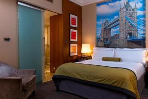 Luxury, Guest room, 1 Queen room in Threadneedles Autograph Collection by Marriott