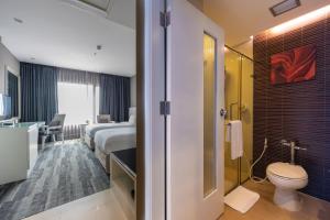 Phòng Hai Giường Đơn Loại Sang (Deluxe Twin Room)