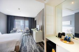 Deluxe hướng thành phố (Deluxe City View)