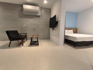Phòng 3 Người Có Phòng Tắm Riêng (Triple Room with Private Bathroom)