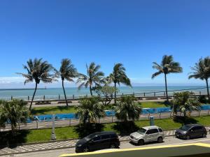 Phòng Deluxe Giường Đôi Với Ban Công và Tầm Nhìn Ra Biển (Deluxe Double Room with Balcony and Sea View)