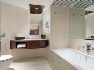 Deluxe King Suite room in M¿venpick BDMS Wellness Resort Bangkok