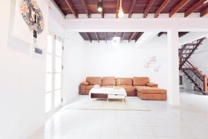 Biệt Thự Có Hồ Bơi Riêng (Villa with Private Pool)