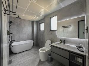 Phòng Giường Đôi Có Phòng Tắm Riêng (Double Room with Private Bathroom)