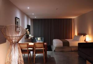 Phòng Deluxe giường đôi 2 (Deluxe Double Room 2)