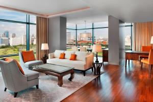 John Jacob Astor Suite, 2 Bedroom Larger Suite, Bedroom 1: 1 King, Bedroom 2: 2 Double