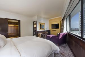 Presidential Suite, Club lounge access, 1 Bedroom Presidential Suite, 1 King, City view