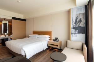 Executive, Executive level, Guest room, 1 King, High floor