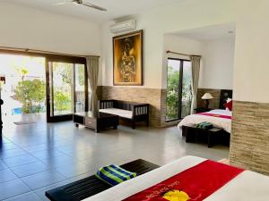 Phòng 3 Người Nhìn Ra Vườn (Triple Room with Garden View)