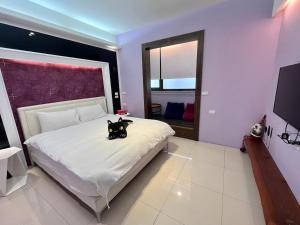 Phòng Tiêu Chuẩn Giường Đôi Lớn (Standard Queen Room)
