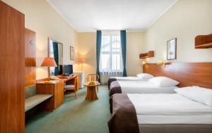Standard Triple Room room in Hunguest Hotel Millennium