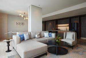 Suite Tổng thống (Presidential Suite)