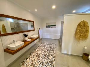 Suite Deluxe Có Giường Cỡ King (Deluxe King Suite)