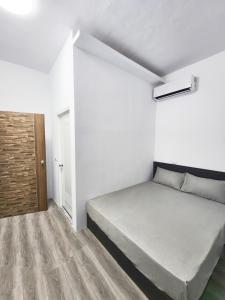 Phòng Giường Đôi Có Phòng Tắm Riêng (Double Room with Private Bathroom)