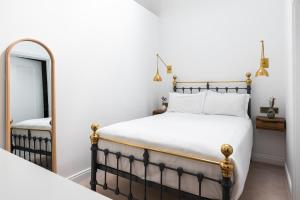 Double Room room in Number 59 - Irish Stay Group