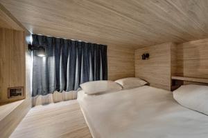 Phòng Riêng 4 Người Có 3 Giường Tầng (Quadruple Private Room with 3 Bunk Beds)
