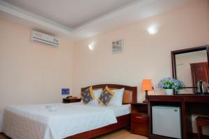 Phòng Đôi Cao Cấp có Cửa Sổ (Superior Double Room with Window)