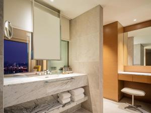 Deluxe Suite With 2 Single Beds