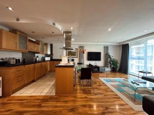 Penthouse Apartment room in Canary Wharf - Luxury Apartments