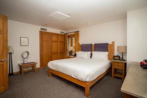 River View Double Room room in The Clarence