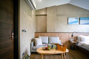 Phòng Giường Đôi Nhìn Ra Núi (Double Room with Mountain View)