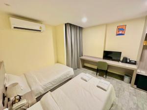 Standard Twin Room