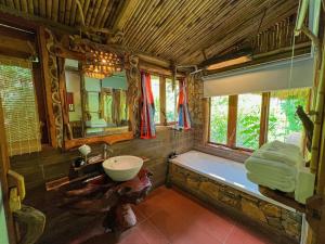 Phòng Có Giường Cỡ King Nhìn Ra Vườn (King Room with Garden View)