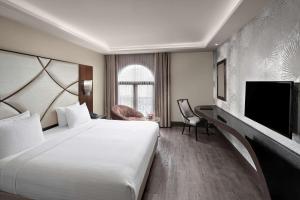 King Room room in DoubleTree by Hilton Istanbul Esentepe