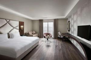 Deluxe King Room room in DoubleTree by Hilton Istanbul Esentepe