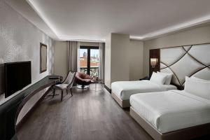 Twin Room room in DoubleTree by Hilton Istanbul Esentepe