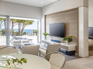 One-Bedroom Luxury Suite with Sea View room in South Beach Camps Bay