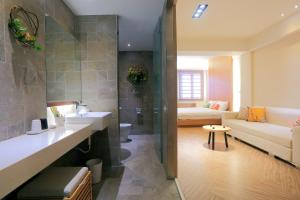 Phòng Giường Đôi Lớn (Large Double Room)