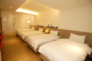 Phòng Hạng Tiết kiệm Cho 4 Người (Economy Quadruple Room)