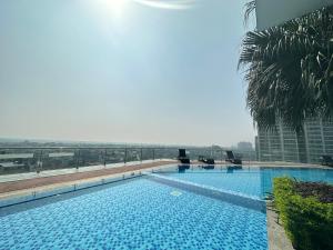 Căn Hộ 3 Phòng Ngủ (Three-Bedroom Apartment)