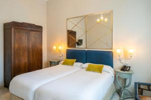 Double Room with Extra Bed room in Hotel YIT Casa Grande