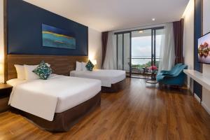 Phòng Hai Giường Đơn Loại Sang (Deluxe Twin Room)