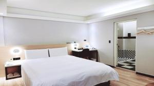 Standard Double Room (Check-in after 21:00)