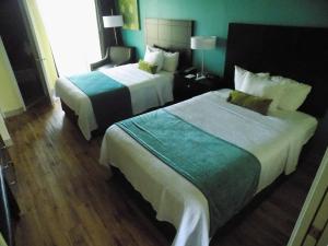 Double Suite with Accessible Tub room in Best Western Plus Deerfield Beach Hotel & Suites