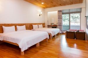 Phòng Có 2 Giường Cỡ Queen (Queen Room with Two Queen Beds)