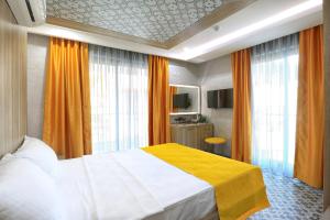 Double Room with Sea View room in Erdem City Hotel