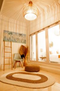 Suite Deluxe Có Giường Cỡ King (Deluxe King Suite)